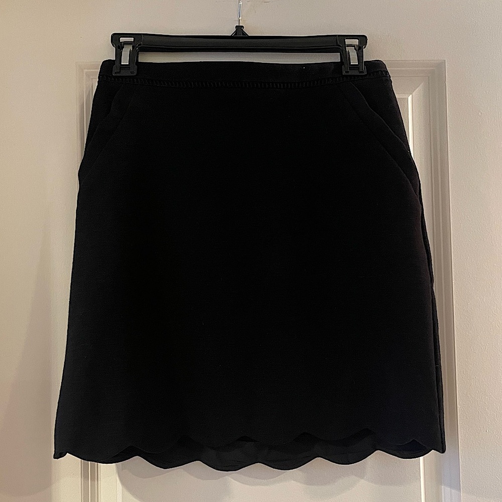 Scallop hem mini skirt